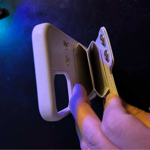 Selling iPhone case 12 pink with card wallet - Picture 3 of 3